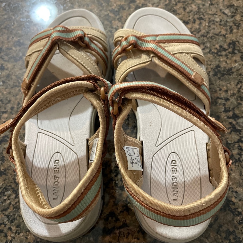 Land’s End sandals size 7